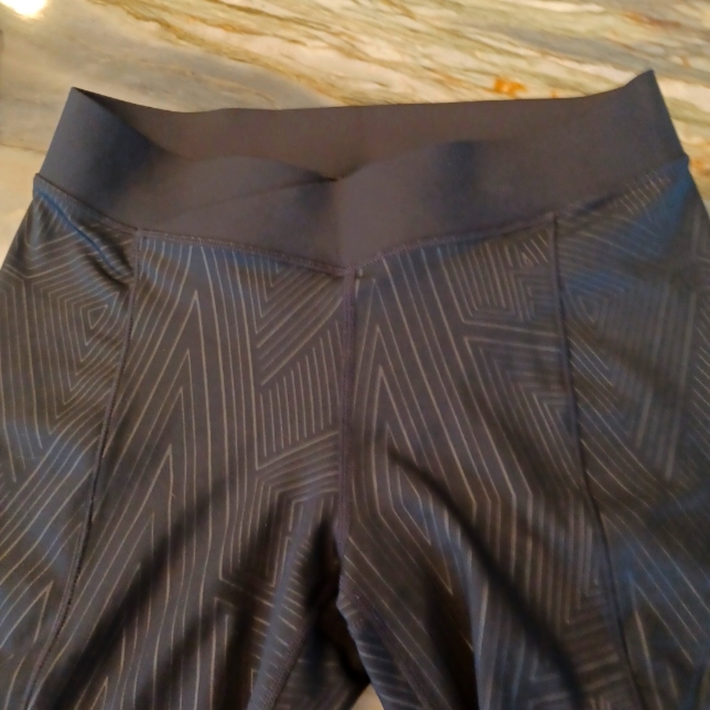 3 Pair Workout Tights, Under Armour sz Sm,  Ivy Park sz Med, Nike sz Med - Picture 4 of 8